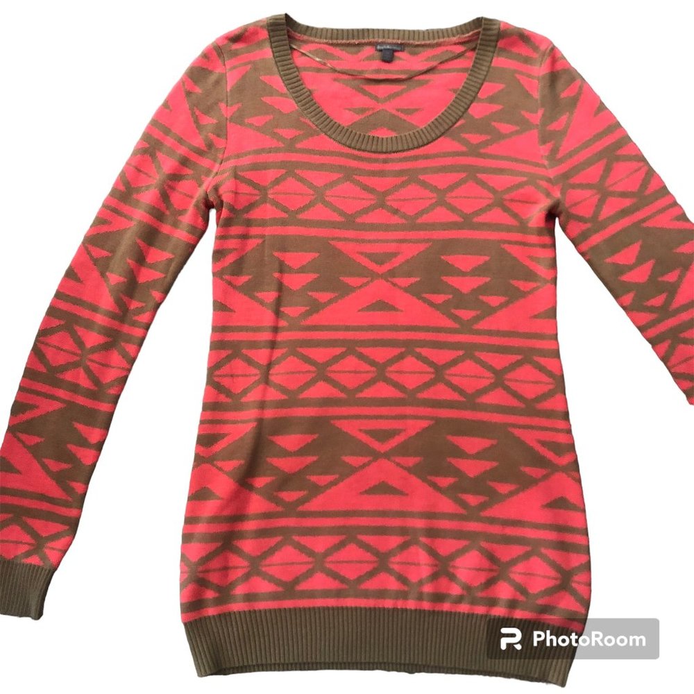 Charlotte Russe, medium size long sleeve swear Brown and Pink